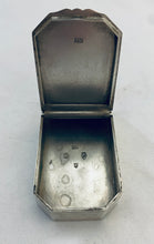 Load image into Gallery viewer, Georgian Irish Sterling Snuff Box, James Kennedy, Dublin, 1783