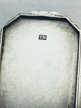 Load image into Gallery viewer, Georgian Irish Sterling Snuff Box, James Kennedy, Dublin, 1783
