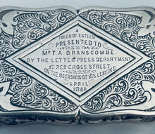 Load image into Gallery viewer, English Presentation Snuff Box, Edward Smith, Birmingham, 1861