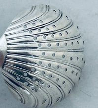 Load image into Gallery viewer, English sterling Onslow pattern sifter spoon, Dixon & Sons, Sheffield, 1902