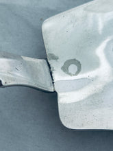 Load image into Gallery viewer, Rare York Fish Slice, with town mark and date letter Q, Edward Jackson, 1827