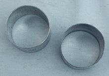 Load image into Gallery viewer, Pair of Australian sterling serviette rings, Prouds, 1926
