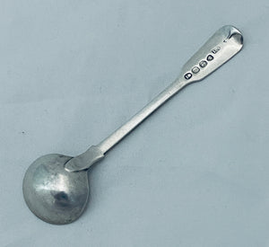 Fiddle Pattern Sterling Salt Spoon, London, 1824