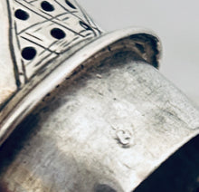 Load image into Gallery viewer, Georgian sterling English Caster, TW, London, 1782