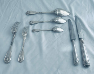 Full English Georgian sterling canteen (12), Fiddle, Shell and Thread Pattern, Traies, London, c.1835