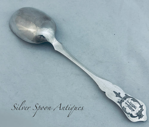 Heavy European serving spoon, Austria, post 1922 (114 grams)
