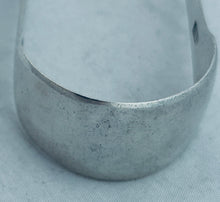 Load image into Gallery viewer, Bermudan silver sugar tongs, George Hutchings, c.1830s