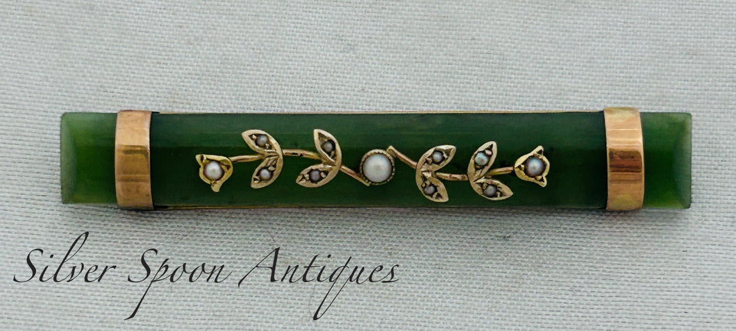 New Zealand Greenstone, gold and seed-pearl brooch, c.1900-1920