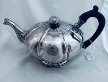 Load image into Gallery viewer, Georgian Irish sterling Teapot, Edward Crofton, Dublin, 1829