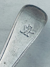 Load image into Gallery viewer, Interesting OE and thread pattern tablespoon, Smith and Fearn, London, 1791
