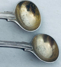 Load image into Gallery viewer, Pair of sterling Kings Pattern salt spoons, Chawner &amp; Co, London, 1848