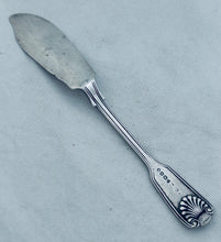 Load image into Gallery viewer, English silver Fiddle, Thread and Shell pattern butter knife, London, 1859